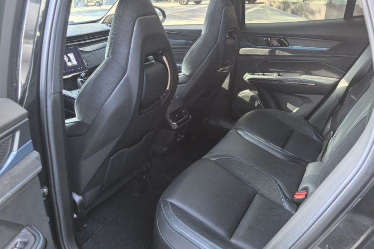 Used Lynk & Co 05 EM-P 2021 1.5TD PHEV HALO Interior 10