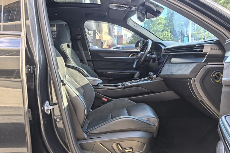 Used Lynk & Co 05 EM-P 2021 1.5TD PHEV HALO Interior 15
