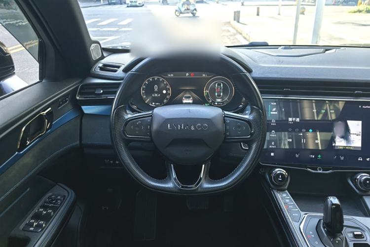 Used Lynk & Co 05 EM-P 2021 1.5TD PHEV HALO Interior 3