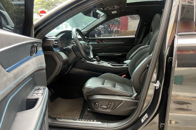 Used Lynk & Co 05 EM-P 2021 1.5TD PHEV HALO Interior 3