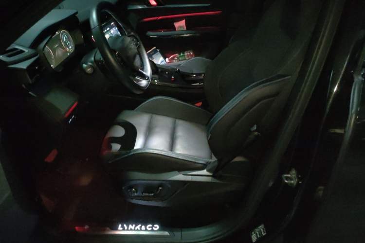 Used Lynk & Co 05 EM-P 2021 1.5TD PHEV HALO Left Front Seat
