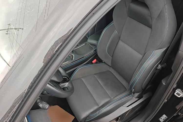 Used Lynk & Co 05 EM-P 2021 1.5TD PHEV HALO Left Front Seat
