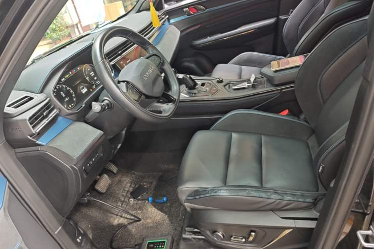 Used Lynk & Co 05 EM-P 2021 1.5TD PHEV HALO Left Front Seat