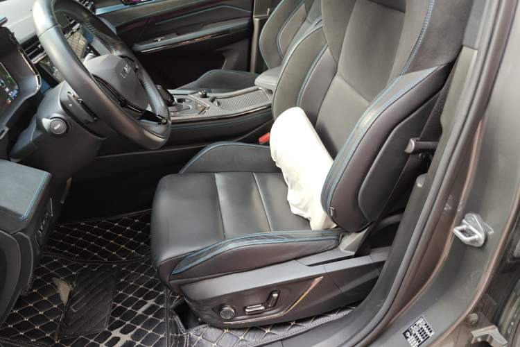 Used Lynk & Co 05 EM-P 2021 1.5TD PHEV HALO Left Front Seat