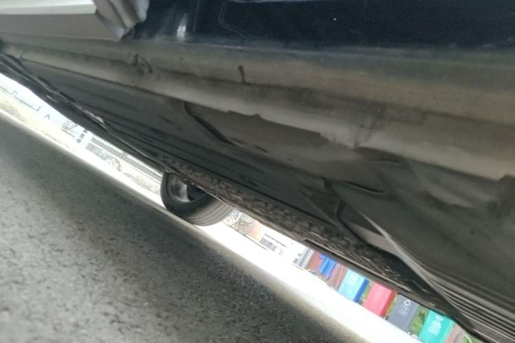 Used Lynk & Co 05 EM-P 2021 1.5TD PHEV HALO Left Side Sill