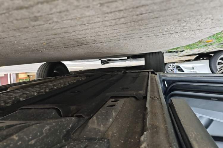 Used Lynk & Co 05 EM-P 2021 1.5TD PHEV HALO Left Side Sill