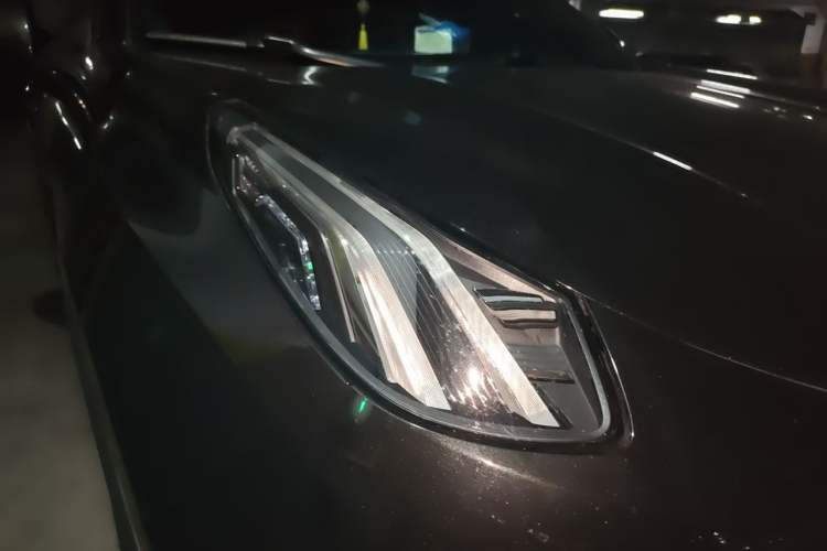 Used Lynk & Co 05 EM-P 2021 1.5TD PHEV HALO Right Front Headlight