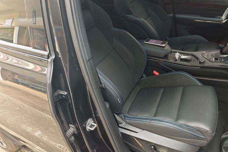 Used Lynk & Co 05 EM-P 2021 1.5TD PHEV HALO Right Front Seat
