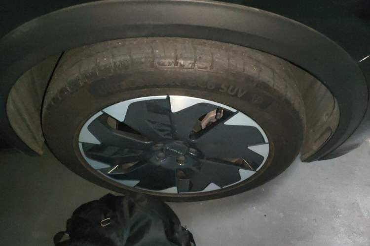 Used Lynk & Co 05 EM-P 2021 1.5TD PHEV HALO Right Front Wheel Hub