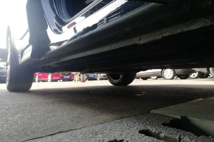 Used Lynk & Co 05 EM-P 2021 1.5TD PHEV HALO Right Side Sill