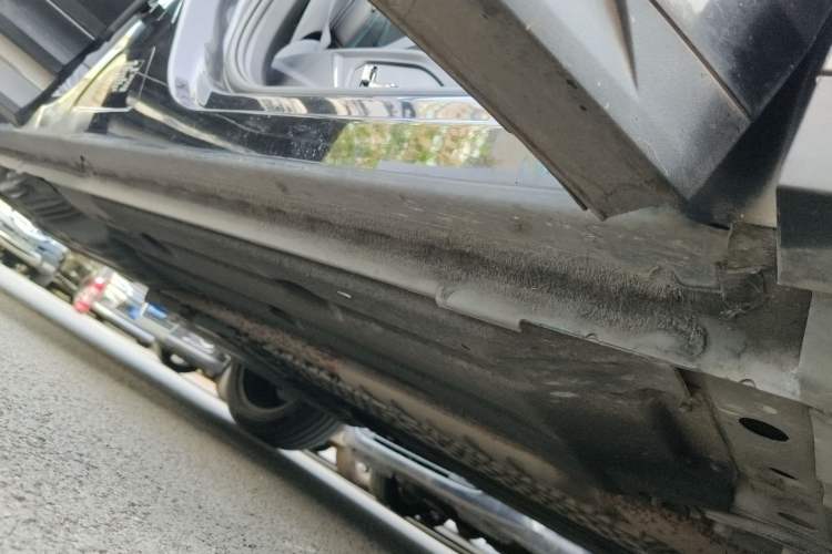 Used Lynk & Co 05 EM-P 2021 1.5TD PHEV HALO Right Side Sill