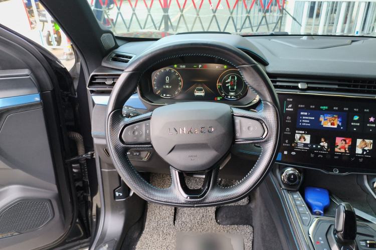 Used Lynk & Co 05 EM-P 2021 1.5TD PHEV HALO Steering Wheel