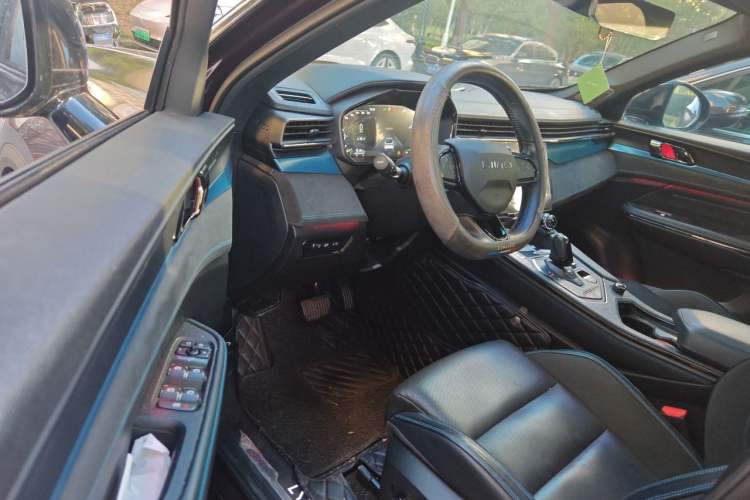 Used Lynk & Co 05 EM-P 2021 1.5TD PHEV HALO Driver Seat