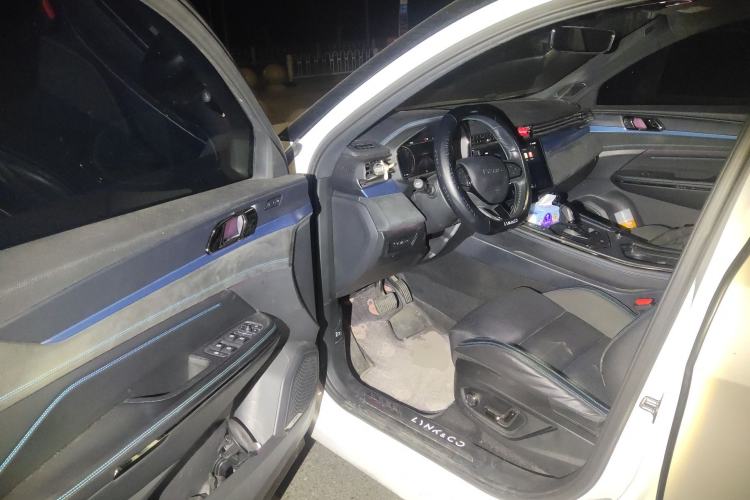 Used Lynk & Co 05 EM-P 2021 1.5TD PHEV HALO Driver Seat
