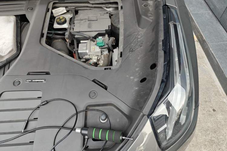 Used Lynk & Co 05 EM-P 2021 1.5TD PHEV HALO Engine Bay Left