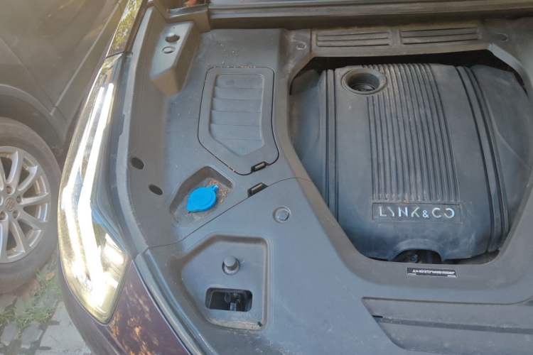 Used Lynk & Co 05 EM-P 2021 1.5TD PHEV HALO Engine Bay Right