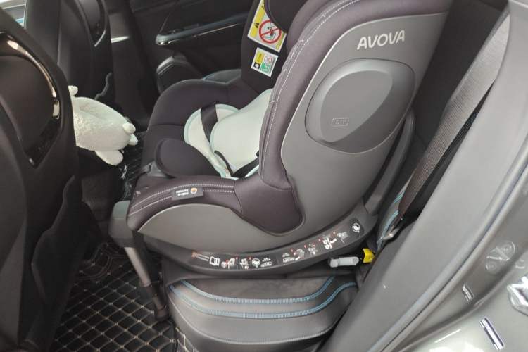 Used Lynk & Co 05 EM-P 2021 1.5TD PHEV HALO Left Rear Seat
