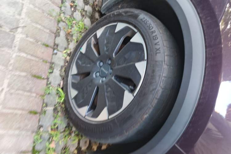 Used Lynk & Co 05 EM-P 2021 1.5TD PHEV HALO Right Front Wheel Hub