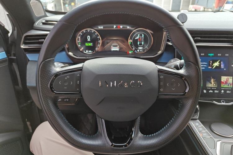Used Lynk & Co 05 EM-P 2021 1.5TD PHEV HALO Steering Wheel