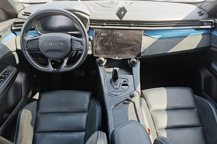 Used Lynk & Co 05 EM-P 2021 1.5TD PHEV HALO Center Console
