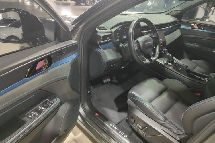 Used Lynk & Co 05 EM-P 2021 1.5TD PHEV HALO Driver Seat
