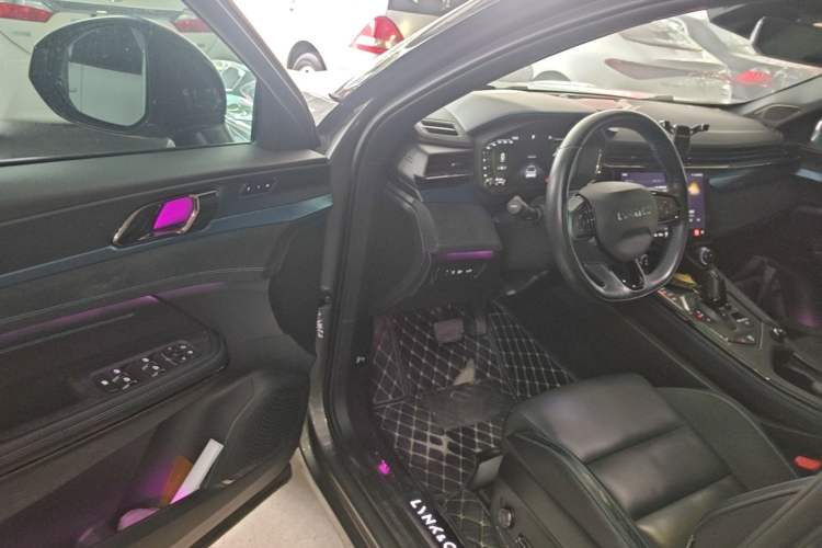 Used Lynk & Co 05 EM-P 2021 1.5TD PHEV HALO Driver Seat