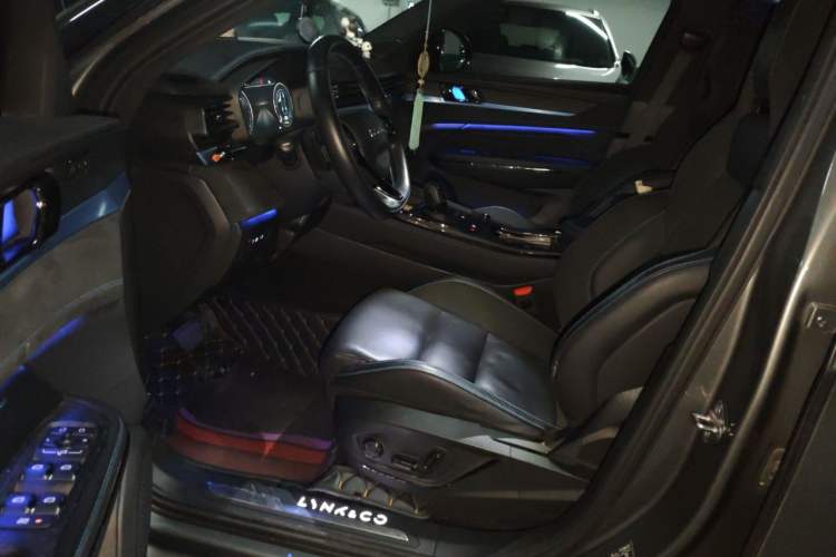 Used Lynk & Co 05 EM-P 2021 1.5TD PHEV HALO Driver Seat