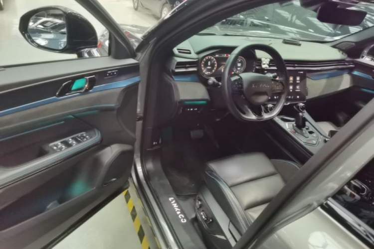 Used Lynk & Co 05 EM-P 2021 1.5TD PHEV HALO Driver Seat