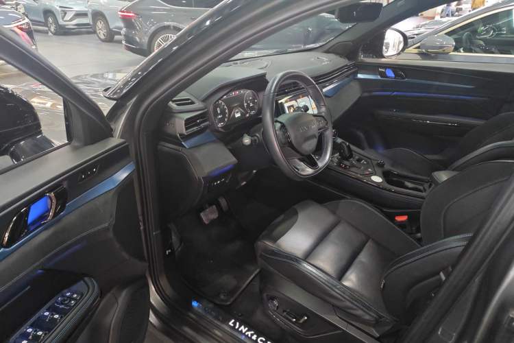 Used Lynk & Co 05 EM-P 2021 1.5TD PHEV HALO Driver Seat