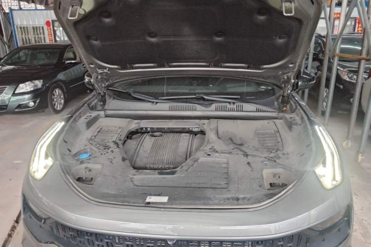 Used Lynk & Co 05 EM-P 2021 1.5TD PHEV HALO Engine Bay