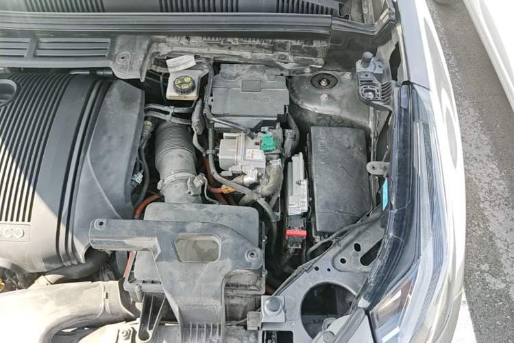 Used Lynk & Co 05 EM-P 2021 1.5TD PHEV HALO Engine Bay Left