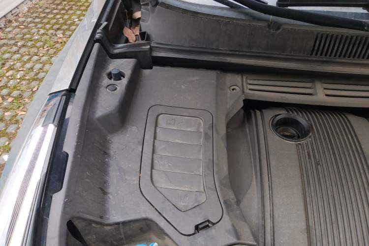 Used Lynk & Co 05 EM-P 2021 1.5TD PHEV HALO Engine Bay Right