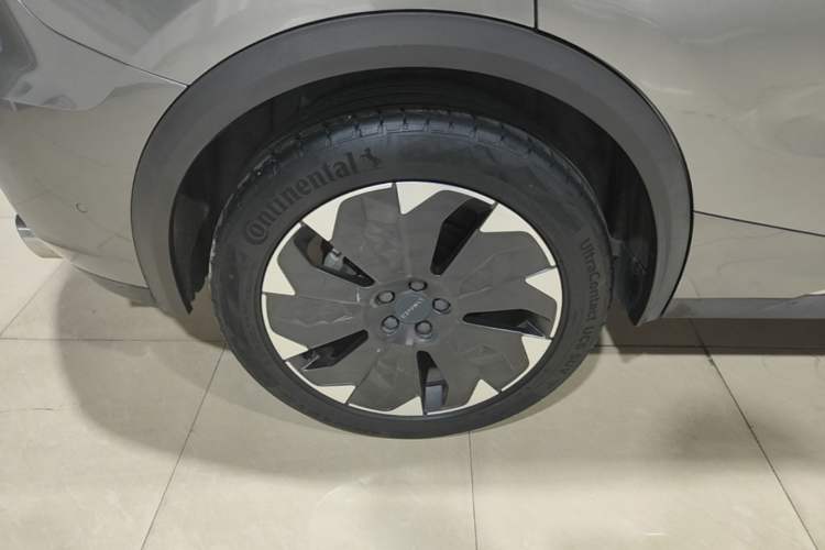 Used Lynk & Co 05 EM-P 2021 1.5TD PHEV HALO Exterior 5