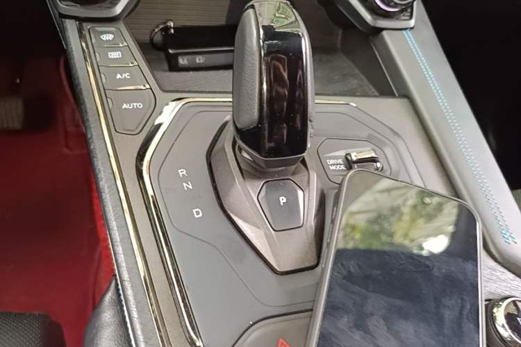 Used Lynk & Co 05 EM-P 2021 1.5TD PHEV HALO Gear Lever
