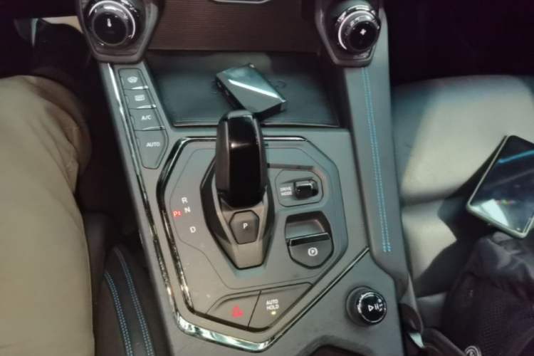 Used Lynk & Co 05 EM-P 2021 1.5TD PHEV HALO Gear Lever