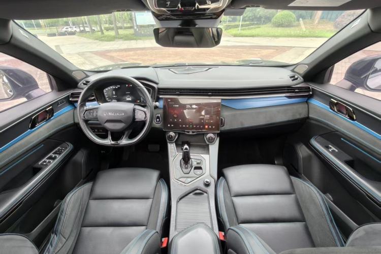 Used Lynk & Co 05 EM-P 2021 1.5TD PHEV HALO Interior 3