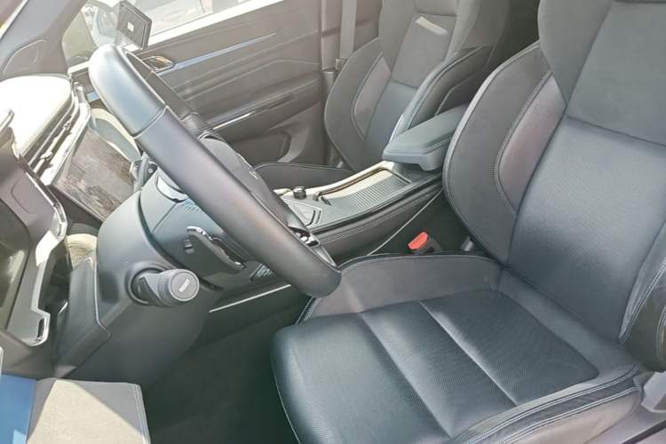 Used Lynk & Co 05 EM-P 2021 1.5TD PHEV HALO Left Front Seat