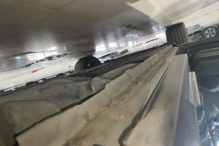 Used Lynk & Co 05 EM-P 2021 1.5TD PHEV HALO Left Side Sill