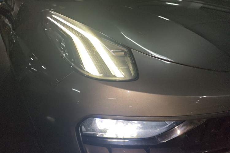 Used Lynk & Co 05 EM-P 2021 1.5TD PHEV HALO Right Front Headlight