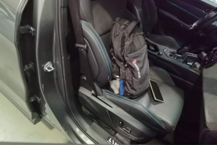 Used Lynk & Co 05 EM-P 2021 1.5TD PHEV HALO Right Front Seat