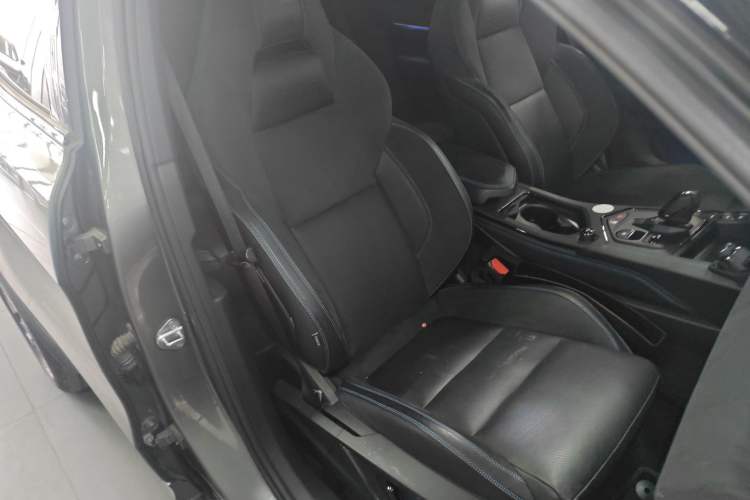 Used Lynk & Co 05 EM-P 2021 1.5TD PHEV HALO Right Front Seat