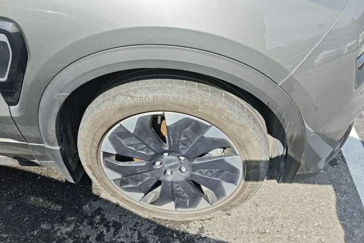 Used Lynk & Co 05 EM-P 2021 1.5TD PHEV HALO Right Front Wheel Hub
