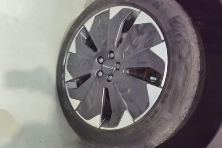 Used Lynk & Co 05 EM-P 2021 1.5TD PHEV HALO Right Rear Wheel Hub