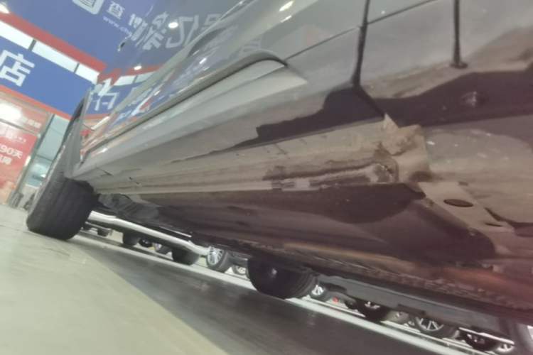 Used Lynk & Co 05 EM-P 2021 1.5TD PHEV HALO Right Side Sill