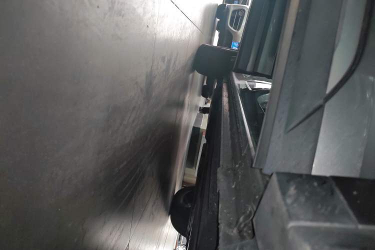 Used Lynk & Co 05 EM-P 2021 1.5TD PHEV HALO Right Side Sill