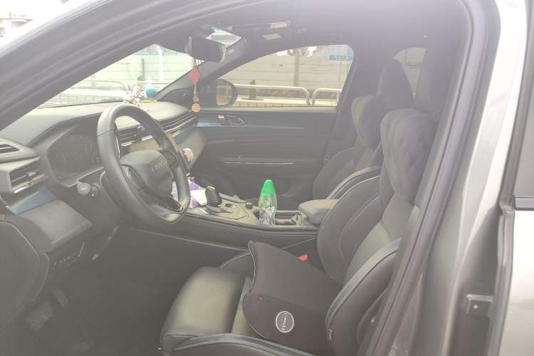 Used Lynk & Co 05 EM-P 2021 1.5TD PHEV HALO Left Front Seat
