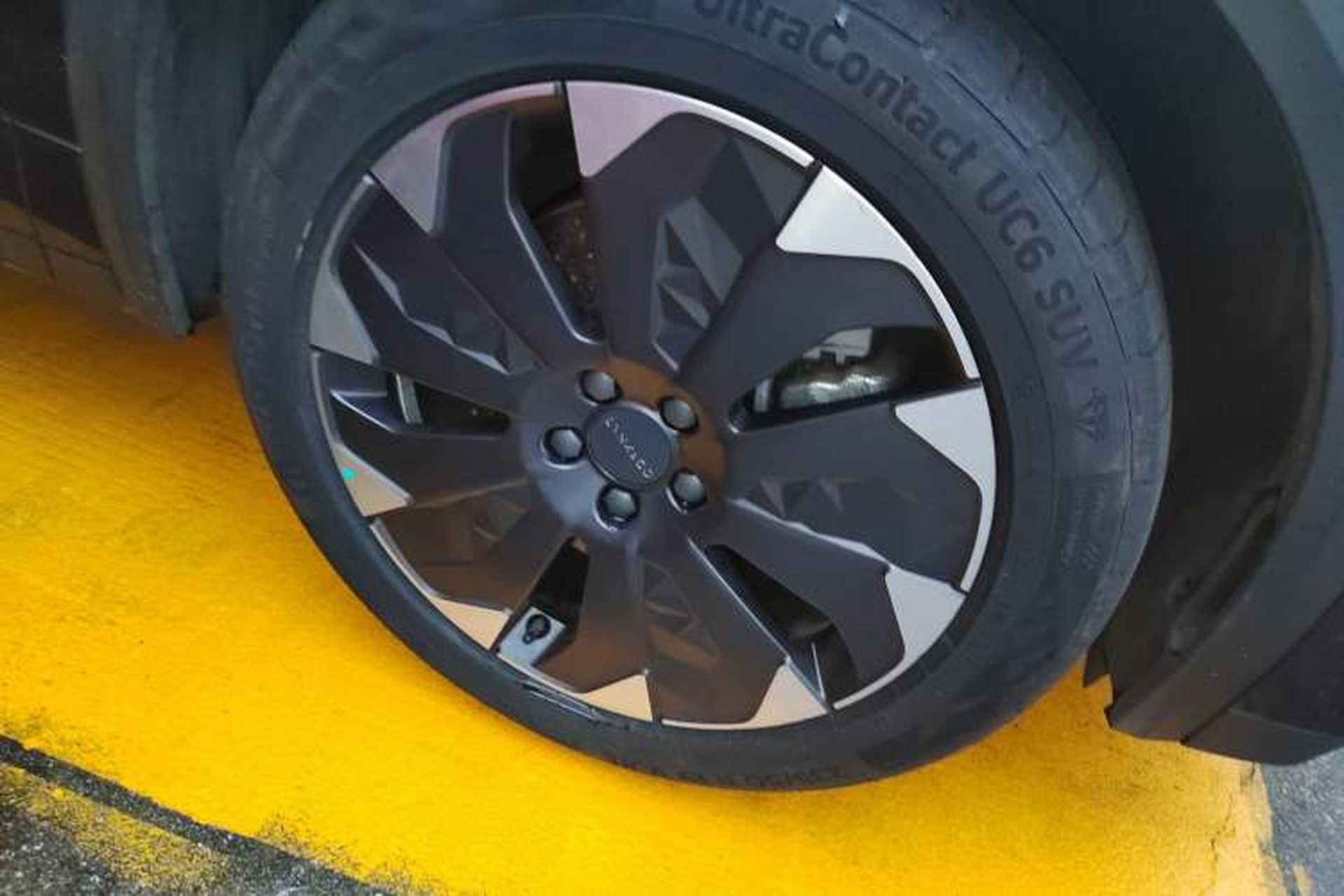 Used Lynk & Co 05 EM-P 2021 1.5TD PHEV HALO Right Front Wheel Hub