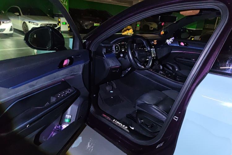 Used Lynk & Co 05 EM-P 2021 1.5TD PHEV HALO Driver Seat