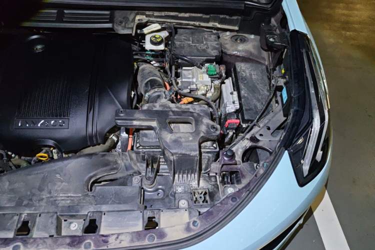Used Lynk & Co 05 EM-P 2021 1.5TD PHEV HALO Engine Bay Left