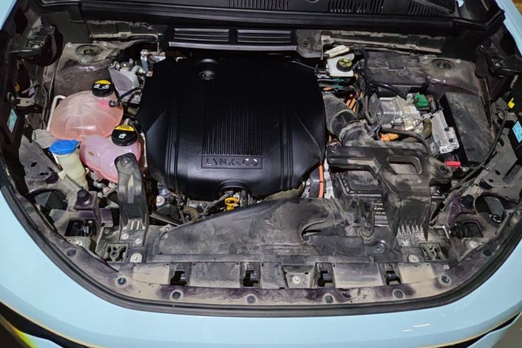Used Lynk & Co 05 EM-P 2021 1.5TD PHEV HALO Engine Bay